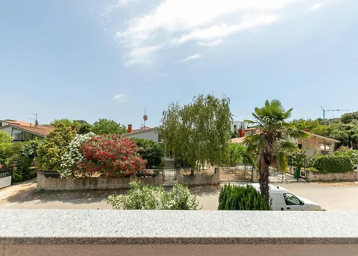 Korana 아파트 풀라