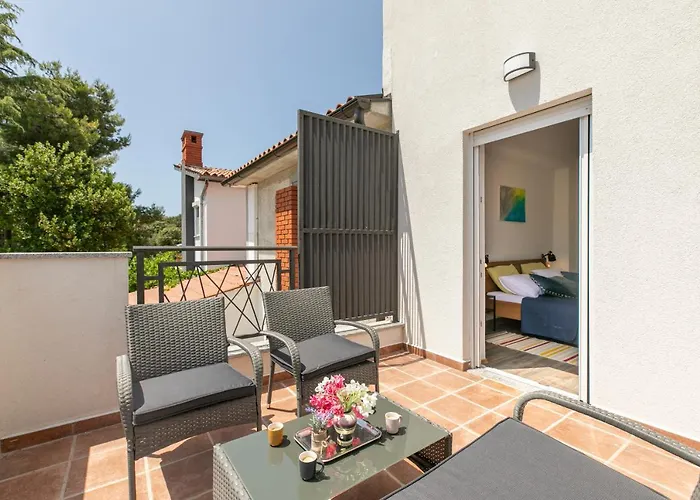 Korana 아파트 풀라